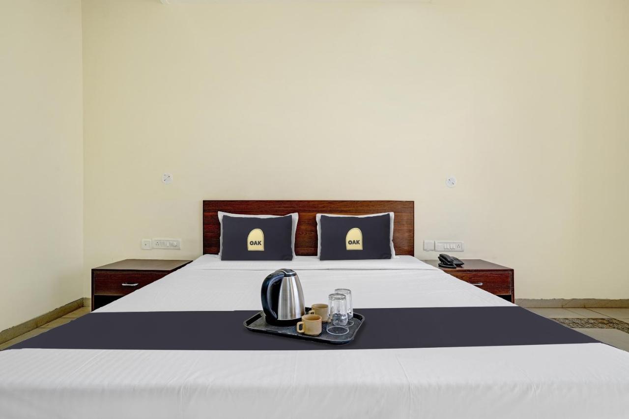 Townhouse Oak Hotel Rama 纳西克 外观 照片