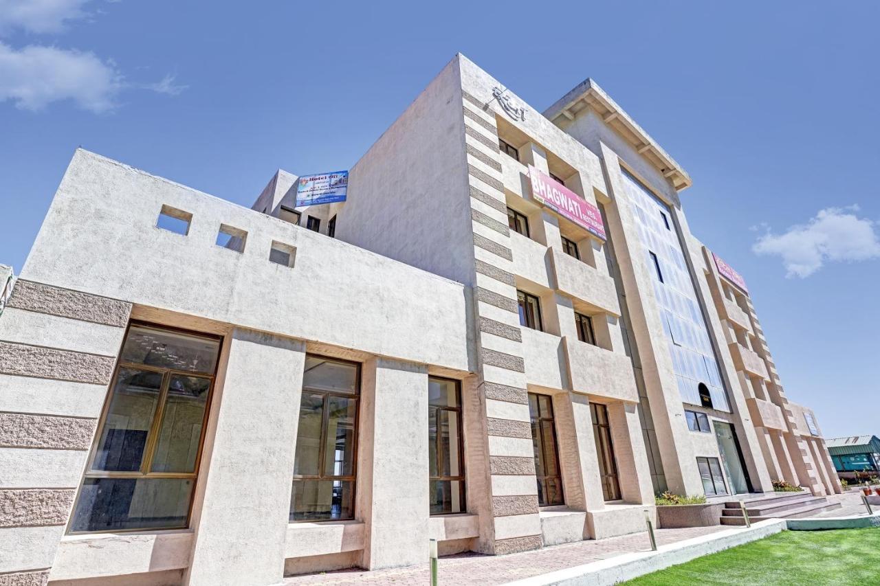 Townhouse Oak Hotel Rama 纳西克 外观 照片